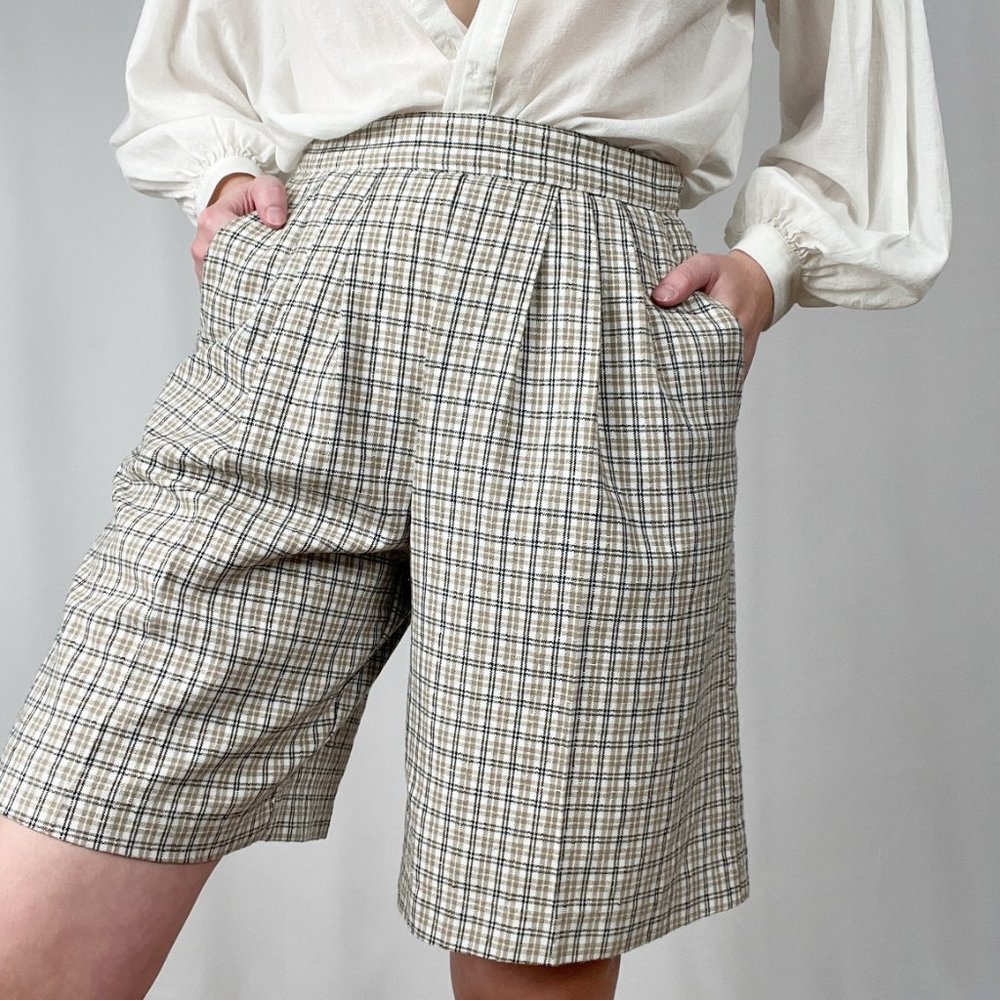 Vintage High Rise Plaid Woven Knit Pleated Relaxed Fit Straight Leg Long Shorts - Picture 4 of 7